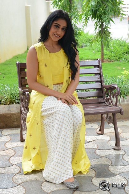 Regina-Cassandra-At-Jyo-Achyutananda-Movie-Success-Meet